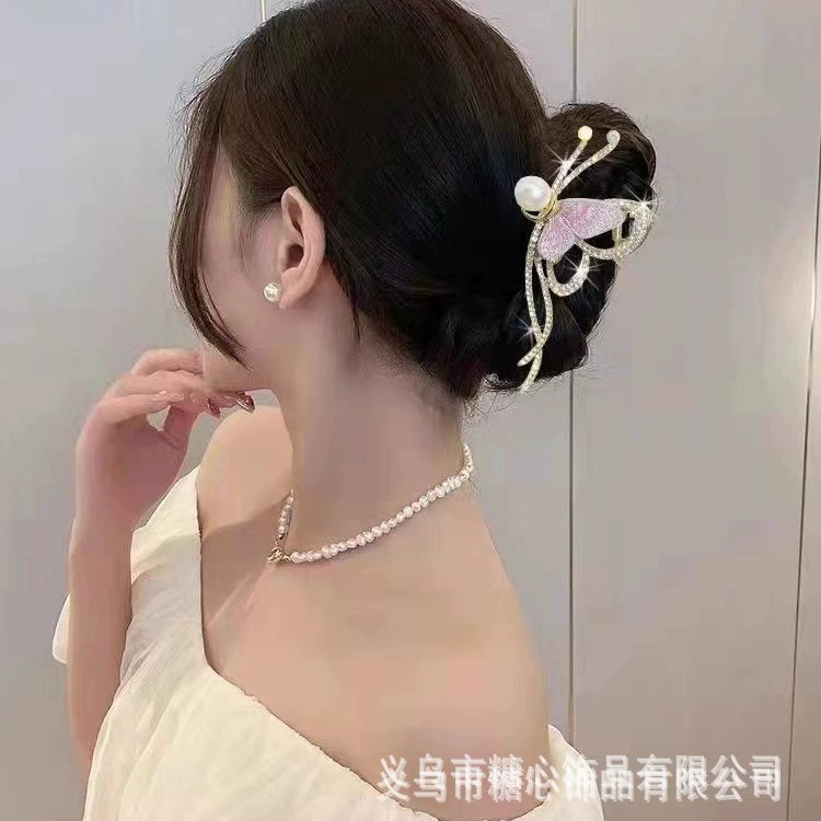 Элитная изящная ракушка-булавка для crab? hair pin? - нужно accurate: "Elite sophisticated crab pin, hair accessory, hairgrip, direct factory sales, wholesale, with embroidery, for import" перевод: "Элитная изысканная краб-пин?" In Russian crab pin refers to crab hairpin (раковина? crab pin as decorative crab-shaped hairpin). Better: крабовая заколка (crab pin)