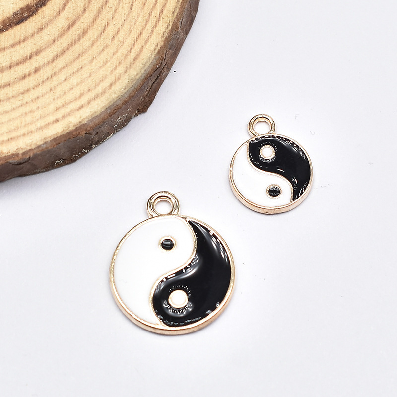 Colgante de Tai Chi Yin Yang, para pulseras, aretes y DIY, accesorio de aleación - Mayorista
