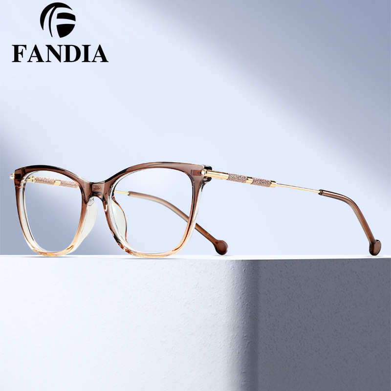 81156 gafas anti-luz azul personales de gran marco para mujeres TR marco de metal de resorte marco óptico de bisagra Europa y América transfronterizos