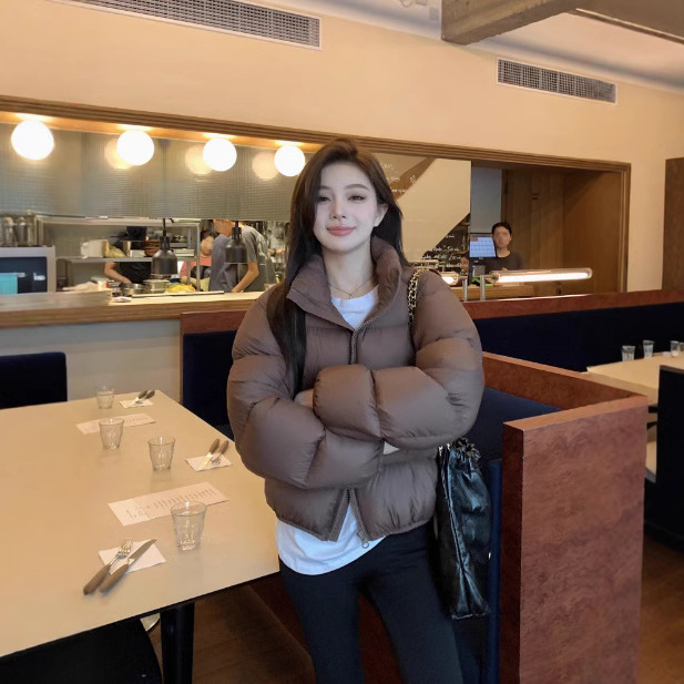 Ken Dou Short Down Jacket 여성의 2024 새로운 겨울 두꺼운 재킷 여성의 가을 및 겨울 작은 남성 수직 칼라 빵 세트