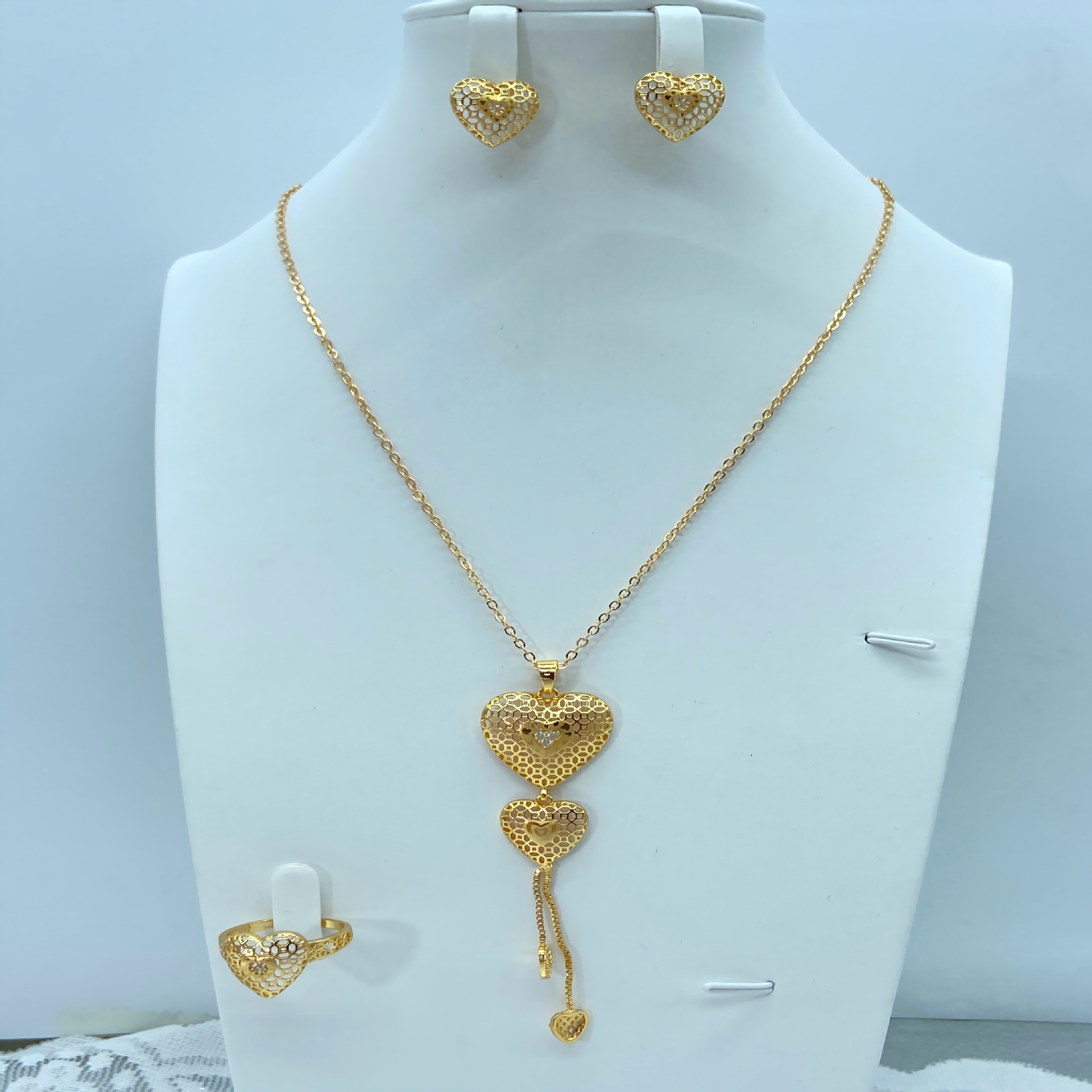 Transfronterizos de moda retro de Oriente Medio conjunto de joyería collar pendientes de boda banquete de bronce de lujo joyería dorada mujer