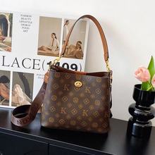 古缇寇新款大容量水桶包女式女款今年流行轻奢小众斜挎包一件代发