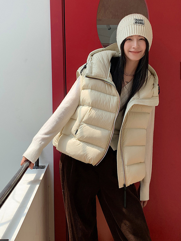 2025年冬季新款韩版羽绒服女马甲短款立领时尚马夹户外保暖高级感|undefined