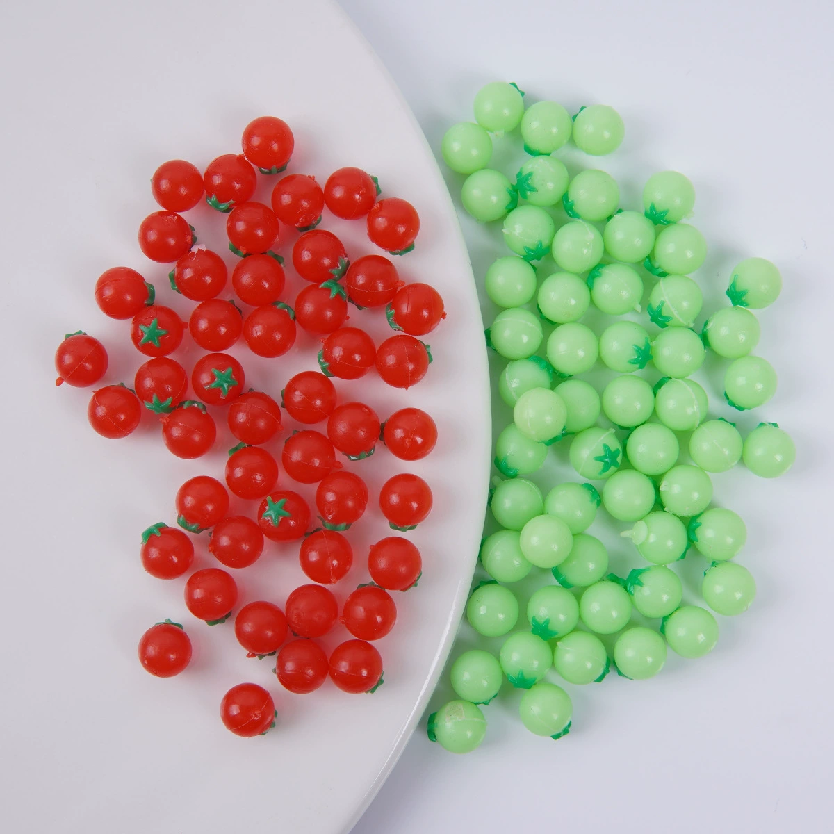 Миниатюрные искусственные помидоры-черри для украшения микроландшафта и ролевых игр.