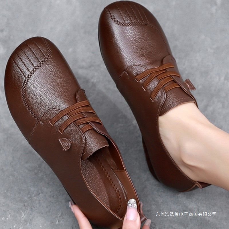 Spring and autumn style mother's shoes with cowhide sole, soft-soled, non-slip, soft leather, slip-on casual flat shoes for middle-aged and elderly women Spring and autumn style mother's shoes with cowhide sole, soft-soled, non-slip, soft leather, slip-on casual flat shoes for middle-aged and elderly women