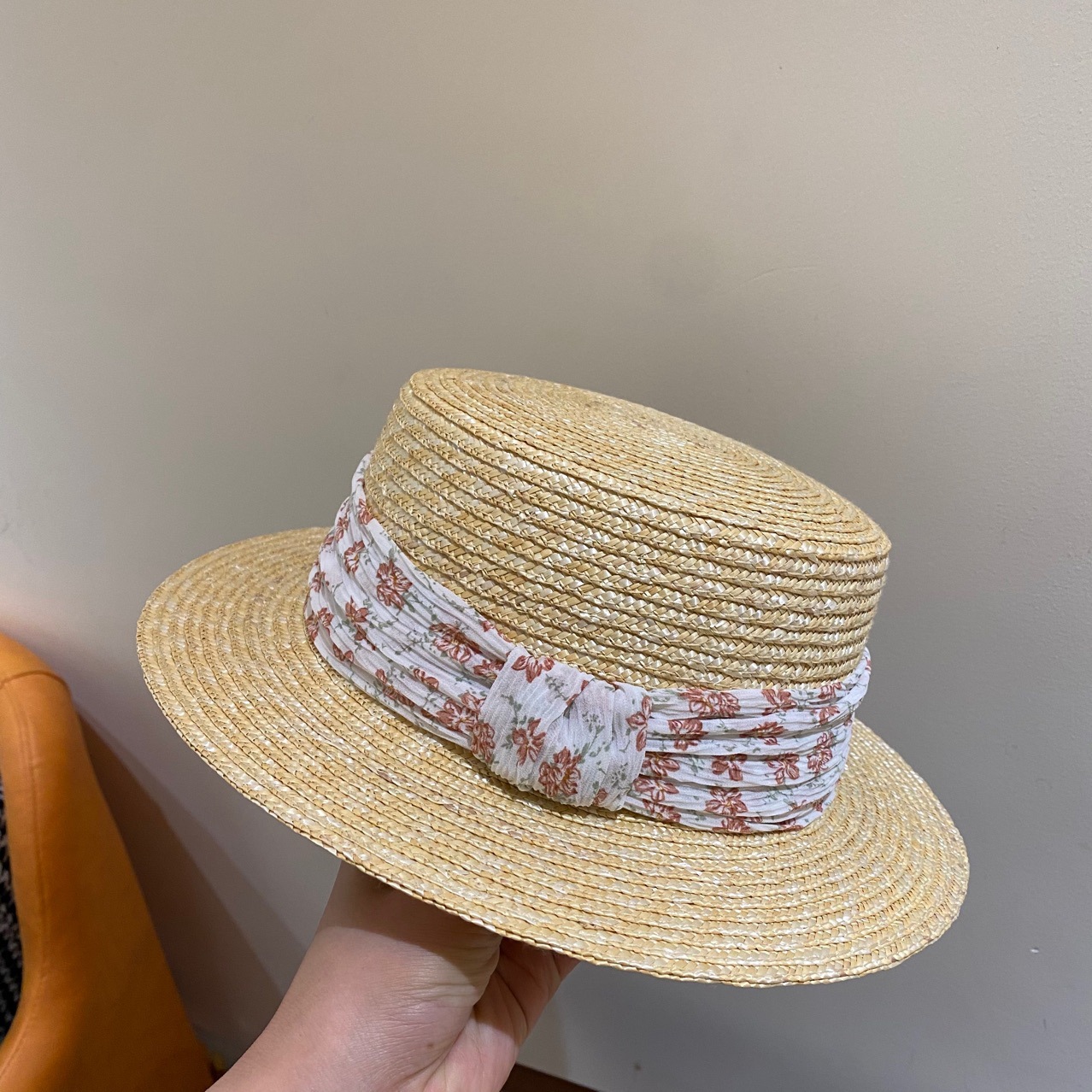 Wheat-straw Hat Flat Top Small-brim Floral Summer Sun Hat Women's Vacation Hat display picture 6