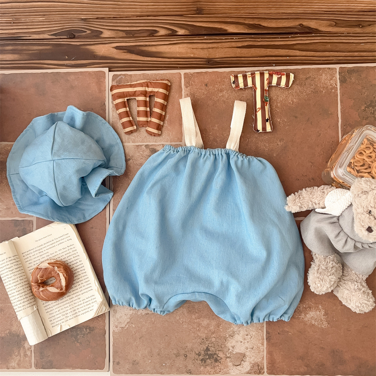 Youhe 2025 verano nuevo estilo casual para hombres y bebés mono de color sólido traje de salida para bebés sombrero para el sol babero