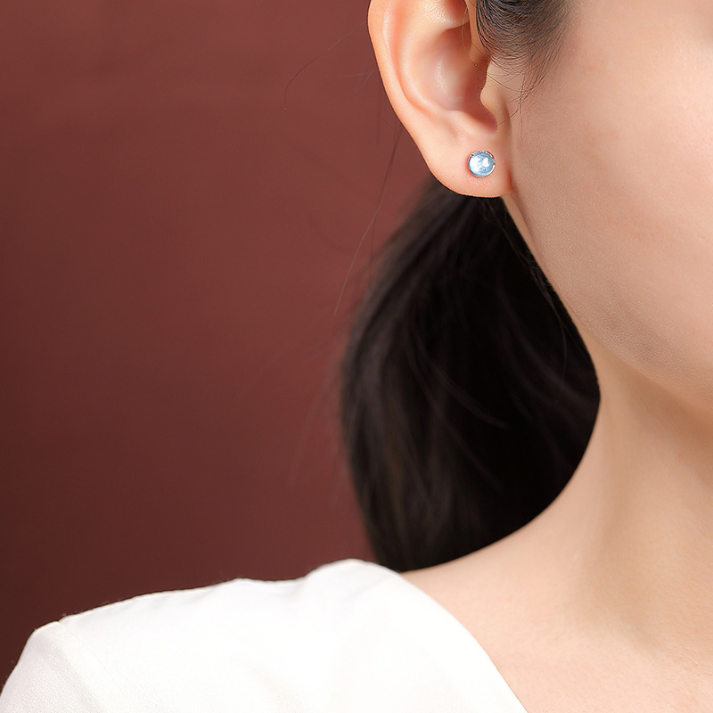 Khuyên tai bạc S925 hình cỏ ba lá đính đá Aquamarine tròn — một cặp