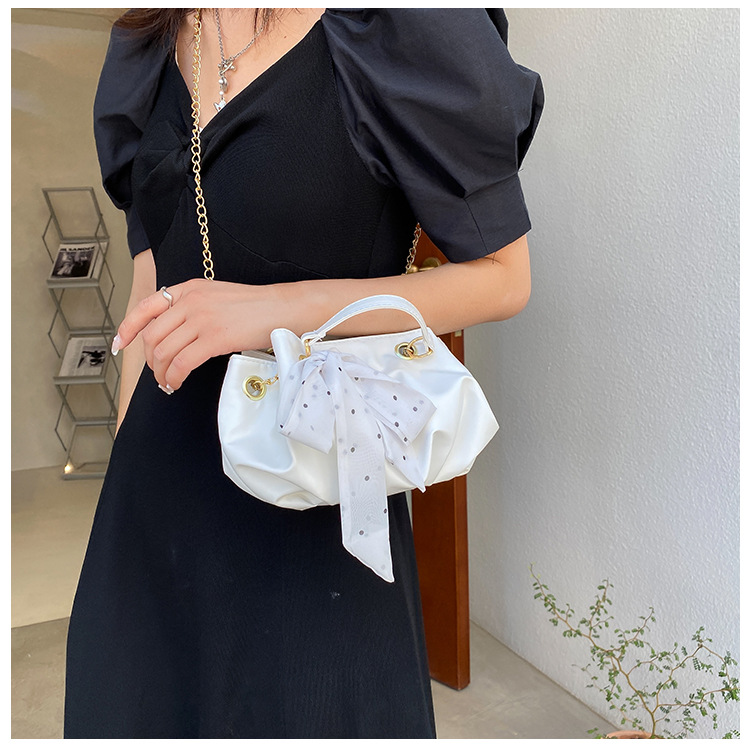 Fashion Solid Color Silk Scarf Folds Shoulder Underarm Bag display picture 11