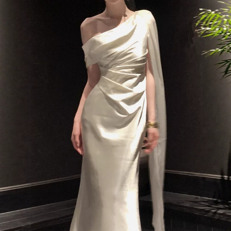 【Twilight】2026 New White Satin Off-Shoulder Dress with Elegant Ribbon and Slim Fit 【Twilight】2026 New White Satin Off-Shoulder Dress with Elegant Ribbon and Slim Fit
