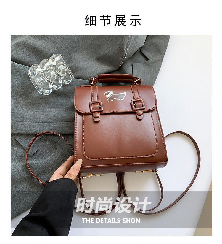A new 2024 French retro backpack for women, a trendy and versatile single-shoulder bag with a large capacity for commuting Application Scenario
