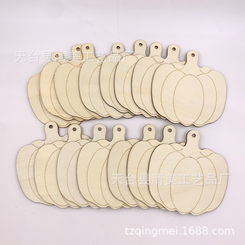10cm línea grabada forma de calabaza Halloween Acción de gracias decoración pieza de madera madera natural 30 piezas/paquete con cuerda de cáñamo