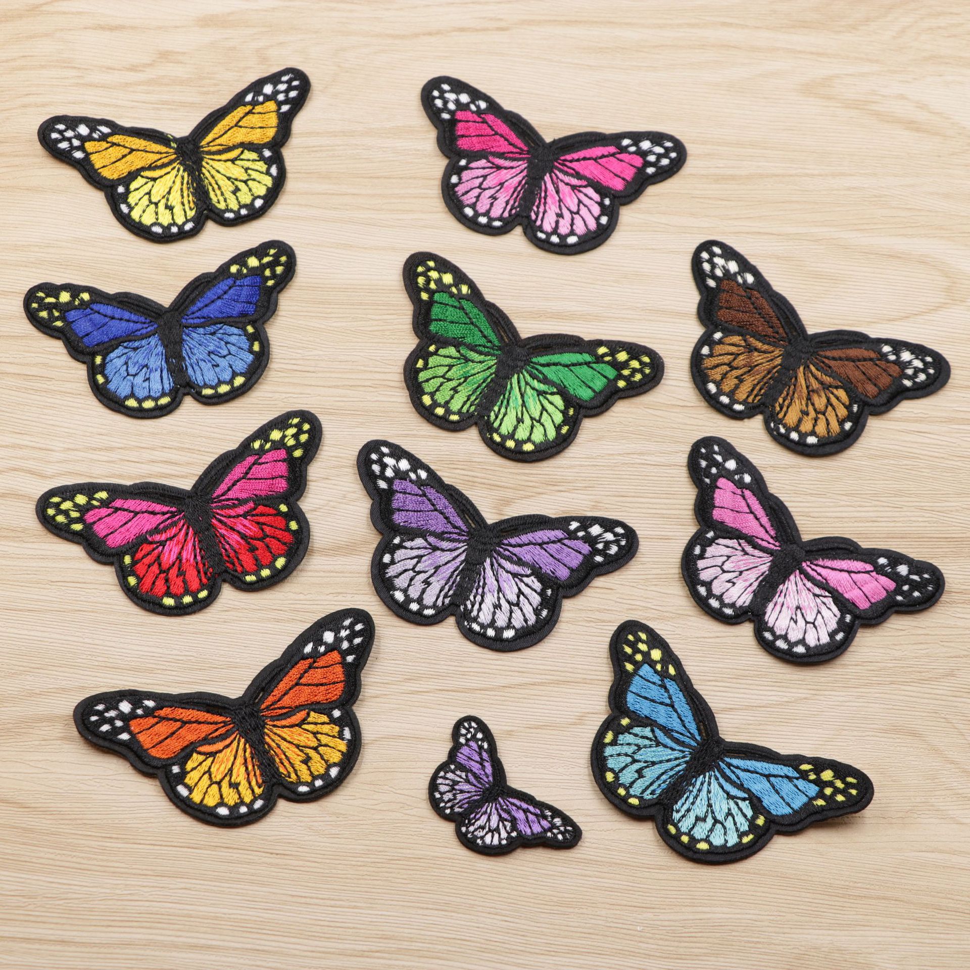 馨文厂家现货直销电脑绣花刺绣补丁贴彩色蝴蝶套装服装鞋帽箱包搭