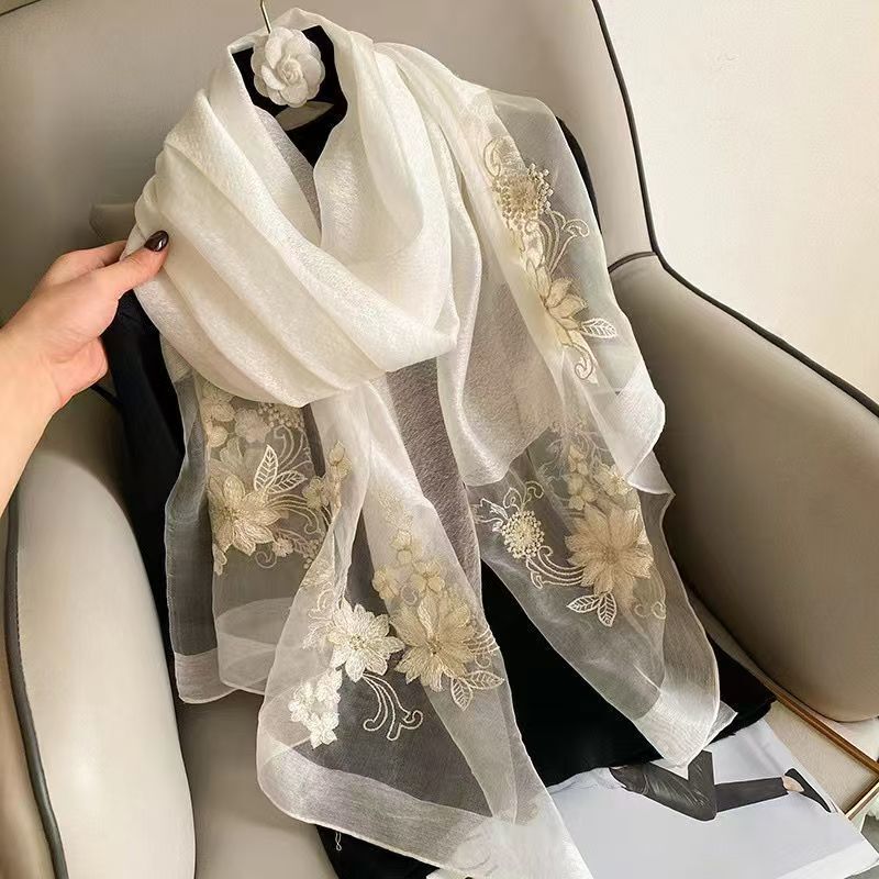 秋冬季绣花丝巾女韩版百搭刺绣仿真丝保暖纱巾高档轻奢风围巾|undefined