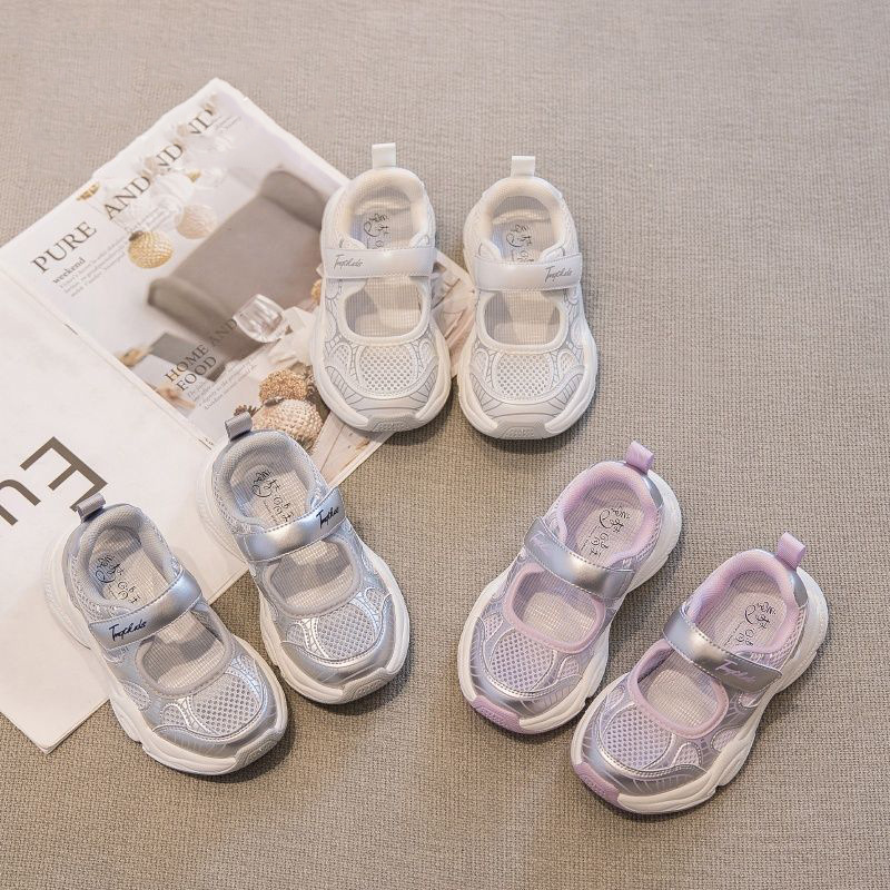 Sandalias cerradas para niñas, estilo nuevo de verano 2026, zapatillas de malla transpirables para niñas, zapatos de playa informales de malla para niñas image 4