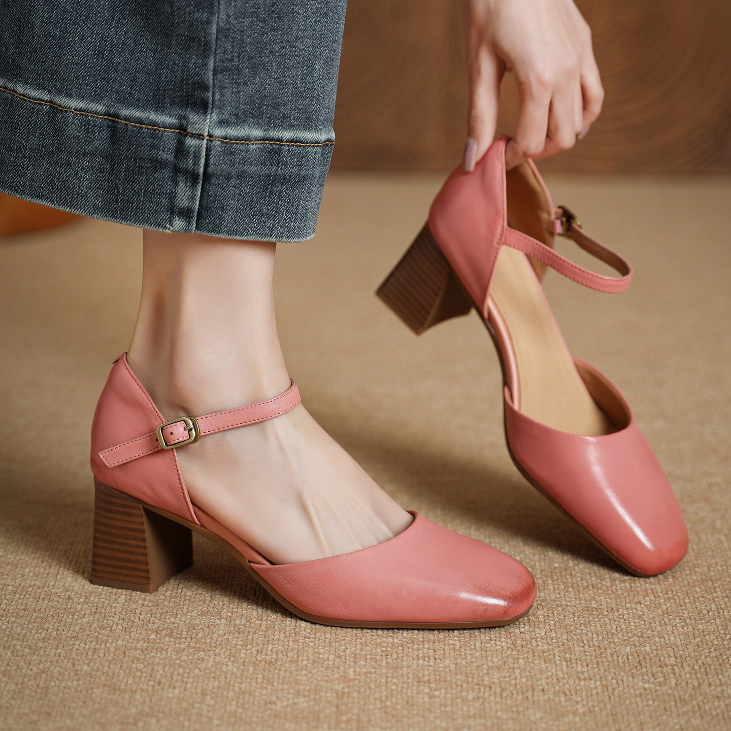 Giày sandal cao gót nữ quai ngang mũi vuông gót 6 cm — Màu hồng