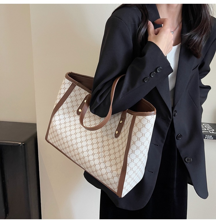 High-end, stylish, versatile, hand-carry bag for women, 2025 new trendy and popular single-shoulder bag with large capacity tote bag undefined