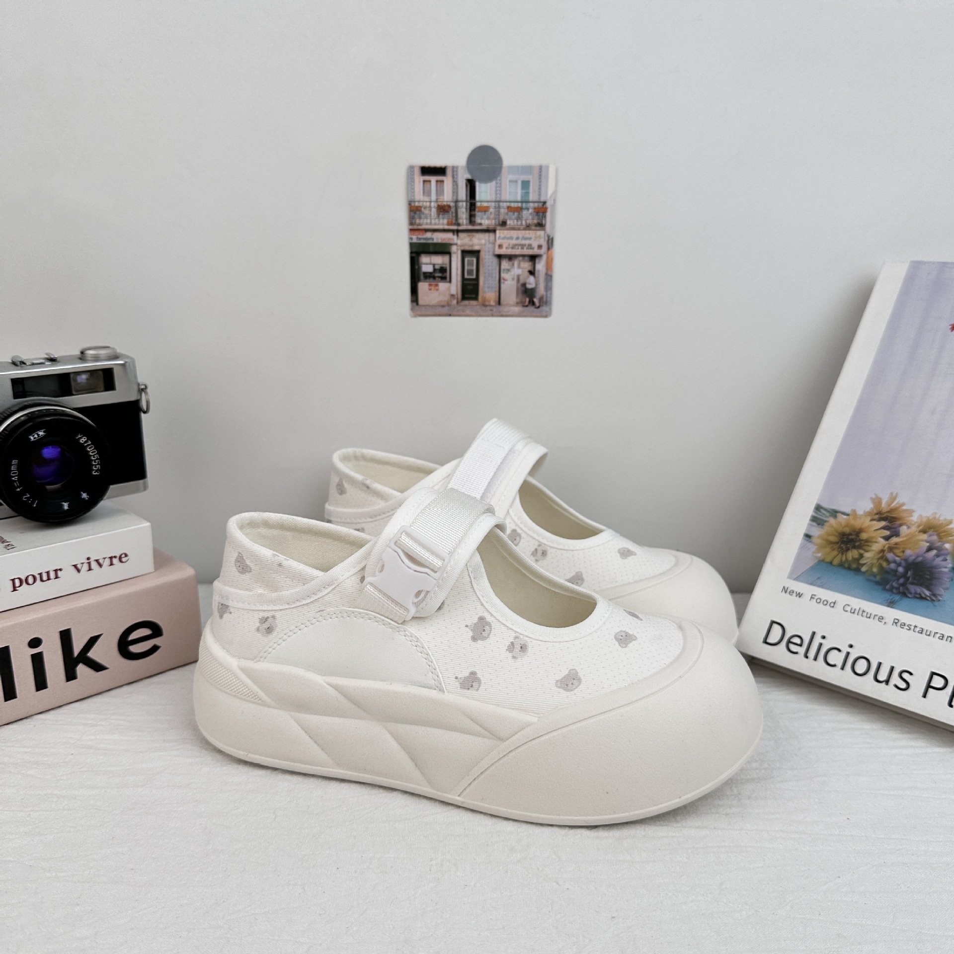 Zapatos de mujer Yuanbo Mary Zhen2025 nuevos zapatos de lona de estilo explosivo con suela transpirable con faldas sandalias pequeñas