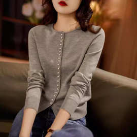 の情迷巴黎优雅珍珠扣法式复古设计感别致小众针织开衫上衣女春秋