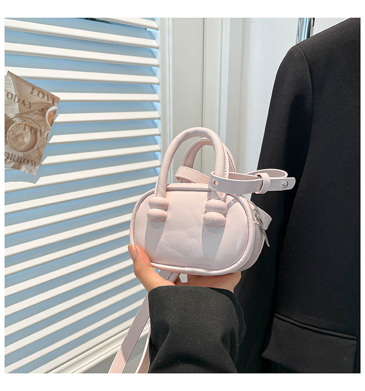 2025 New European and American retro handbag, mini pillow bag for women, fashionable crossbody bag, summer lipstick bag for women undefined
