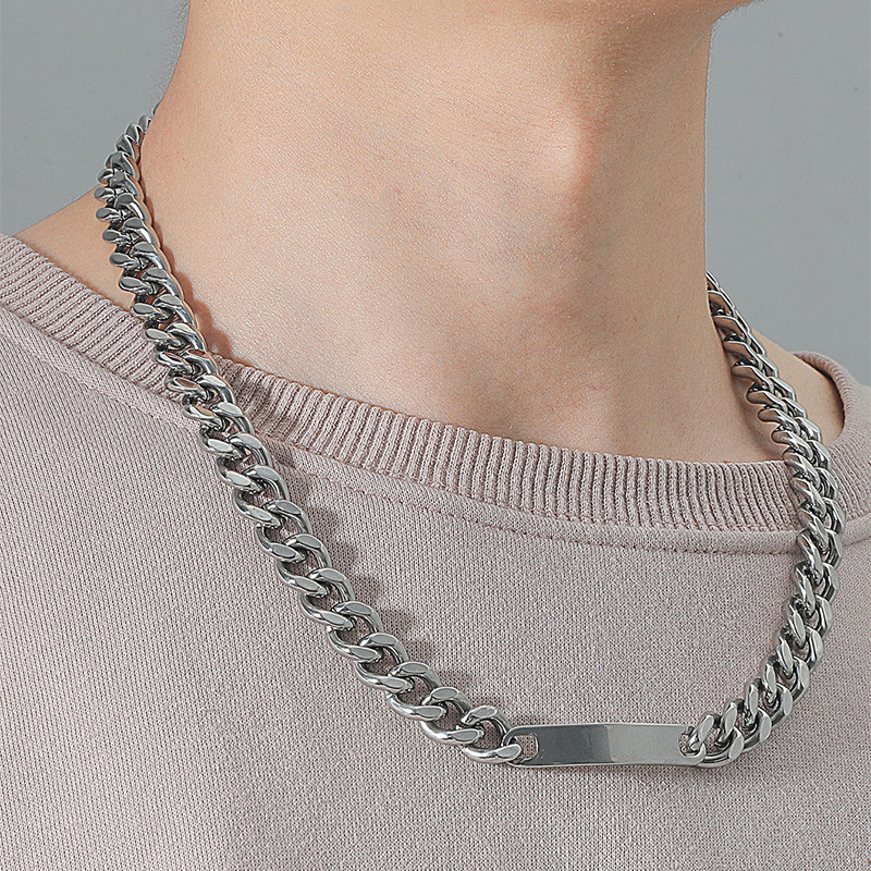 Iconic Cuban Chain Necklace For Men With Pendant Symbol Of Heritage_voghion.com