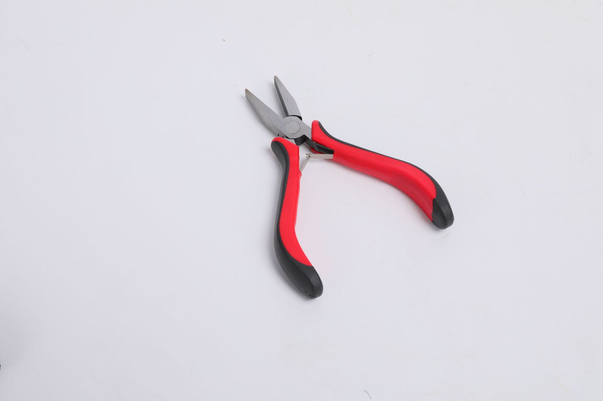 Alicates de punta plana (con mango)