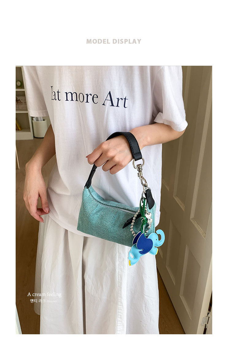 A simple, versatile, fashionable and trendy solid-color underarm bag for women, a new summer 2025 stylish and casual woven single-shoulder crossbody bag full figure
