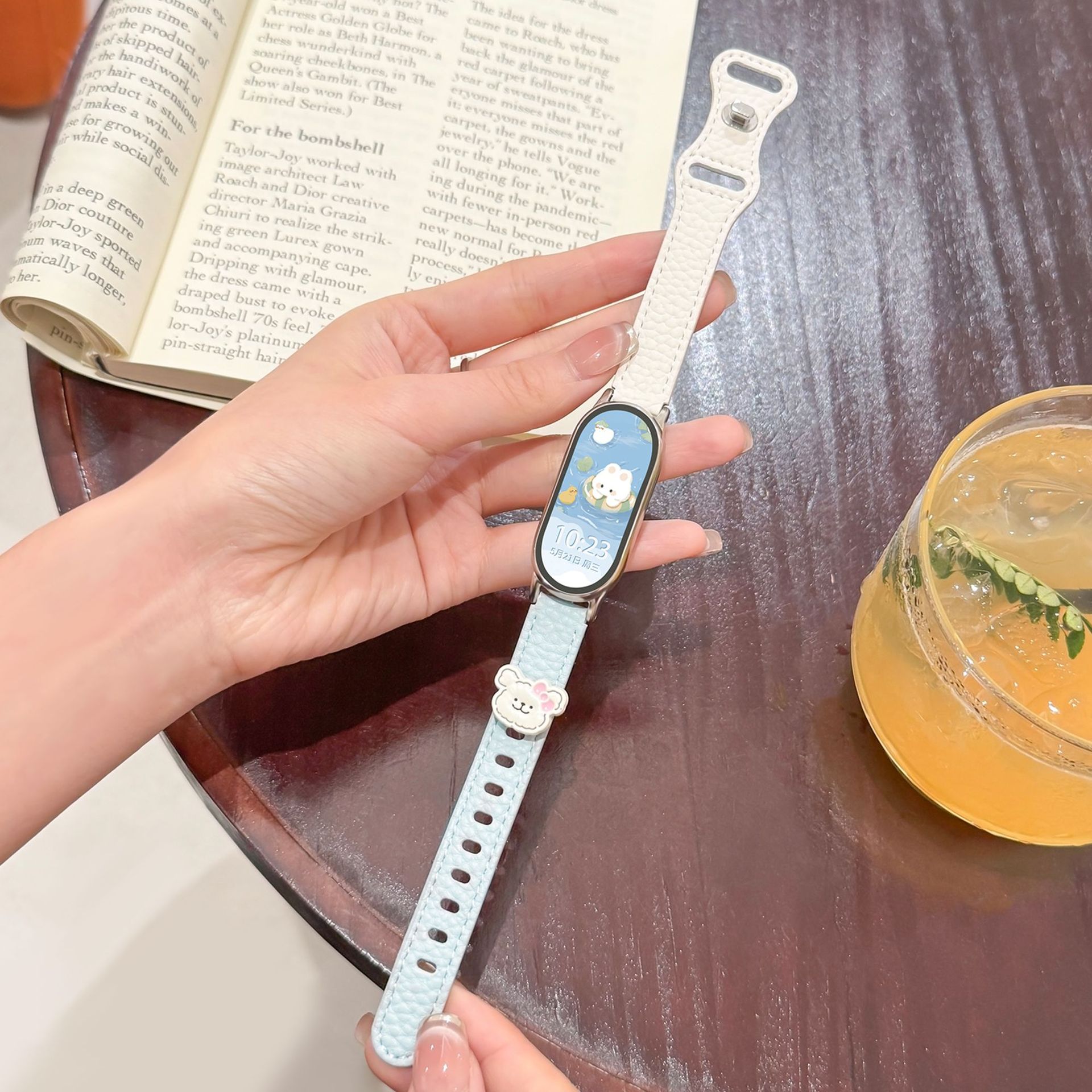 Suitable for Xiaomi Mi Band 10 Strap New Product Cute Line Puppy Xiaomi Mi Band 9 Strap 8-Shaped Buckle Pebbled Pattern