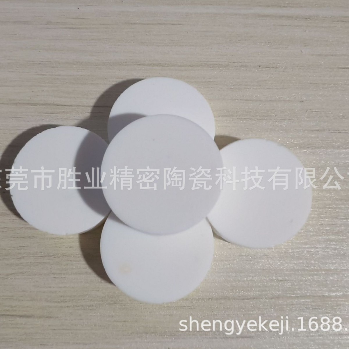 �߷���΢����ˮ�մɣ���ˮ��60%����ˮ�մɣ���������ˮ�ʴ�