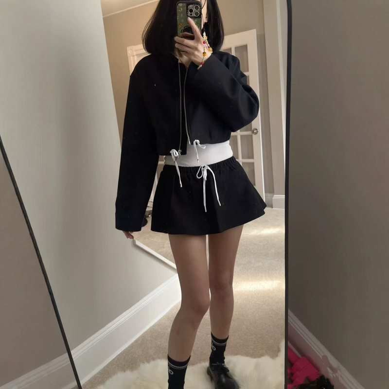 In-Stock New Model Women's Set: Short Zip-Up Drawstring Jacket Top and Low-Waist Drawstring Ultra-Short Puffy Skirt In-Stock New Model Women's Set: Short Zip-Up Drawstring Jacket Top and Low-Waist Drawstring Ultra-Short Puffy Skirt