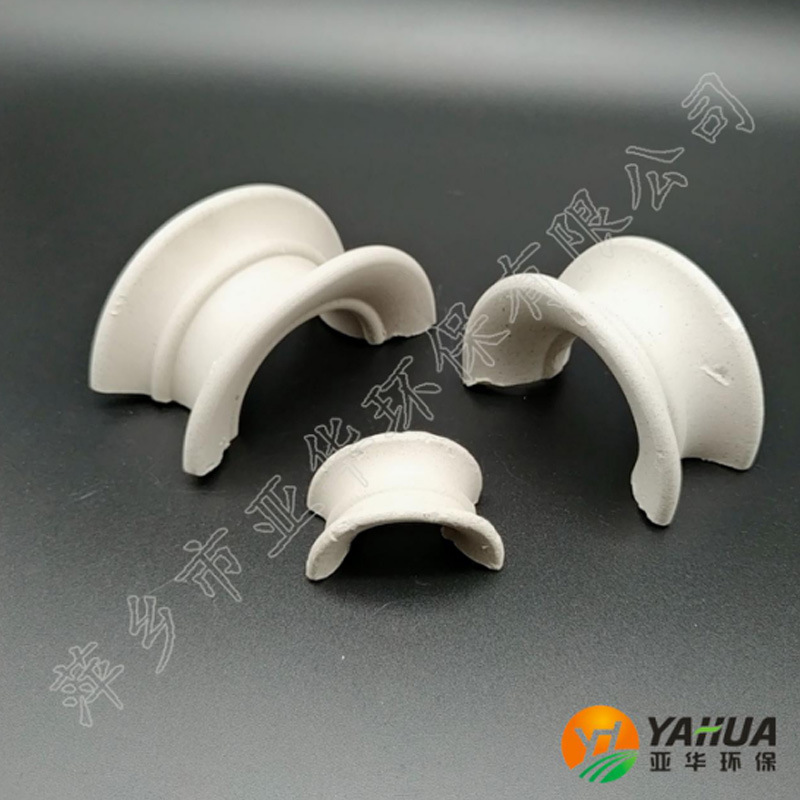 25mm  陶瓷矩鞍环填料  亚华 散堆填料 塔内件填料