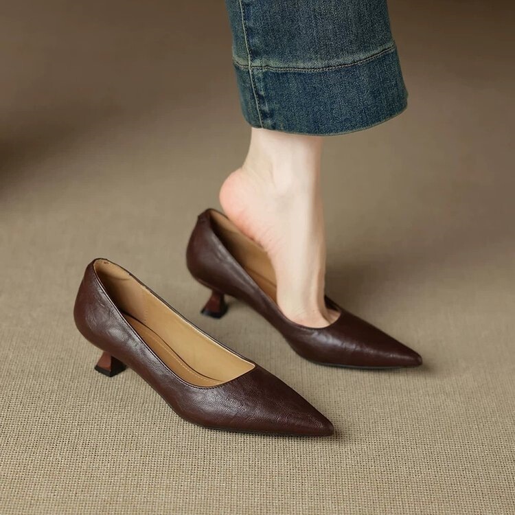 Super soft! French retro soft leather pointed-toe women's shoes with soft leather stiletto heels, versatile and elegant shallow high-heeled shoes for women Super soft! French retro soft leather pointed-toe women's shoes with soft leather stiletto heels, versatile and elegant shallow high-heeled shoes for women
