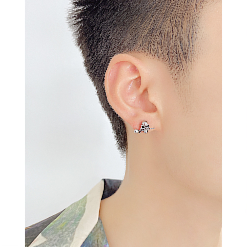 Cool Style Skull Stainless Steel Ear Studs Stainless Steel Earrings display picture 2