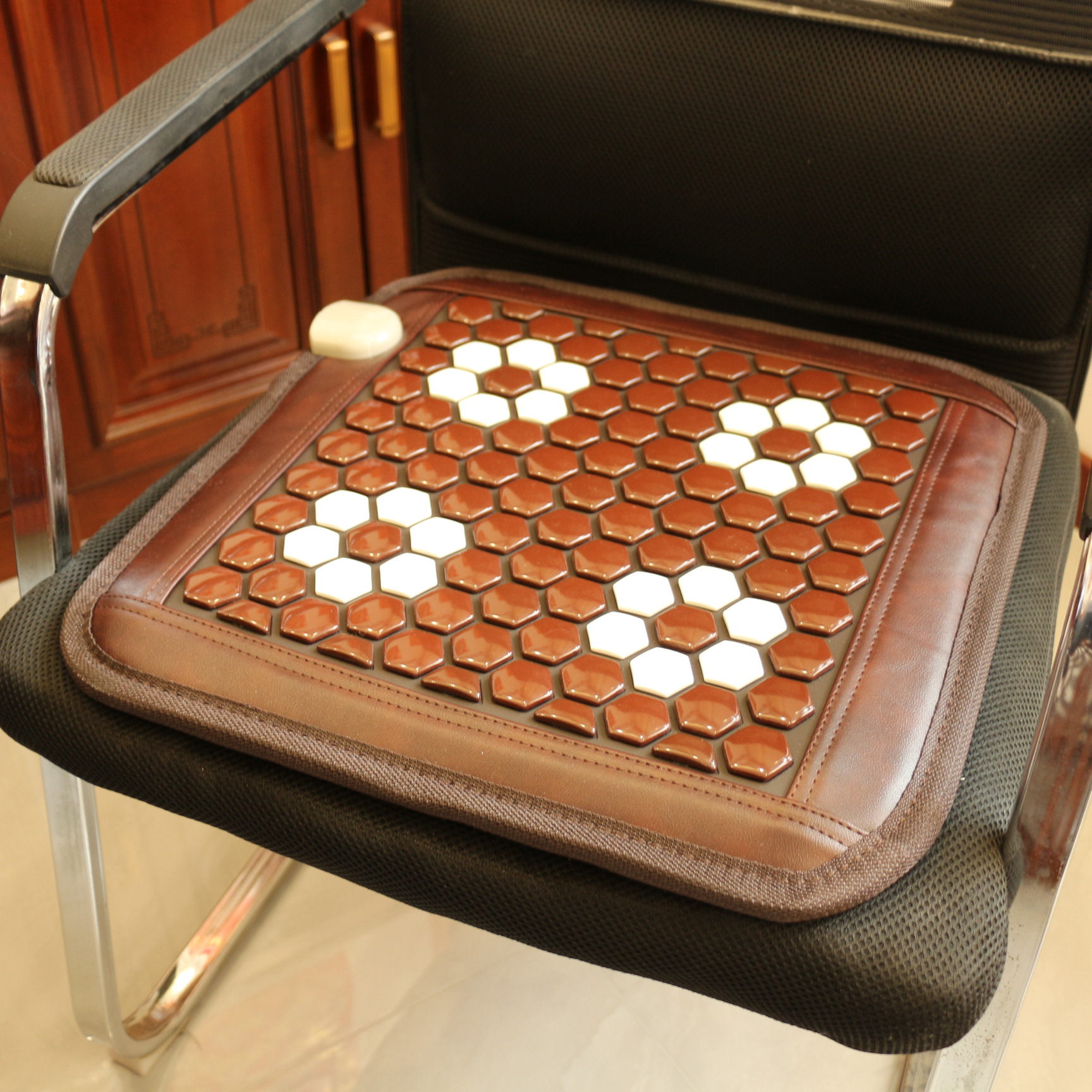 厂家批发六角锗石托玛琳加热座椅垫办公室坐垫温度可控