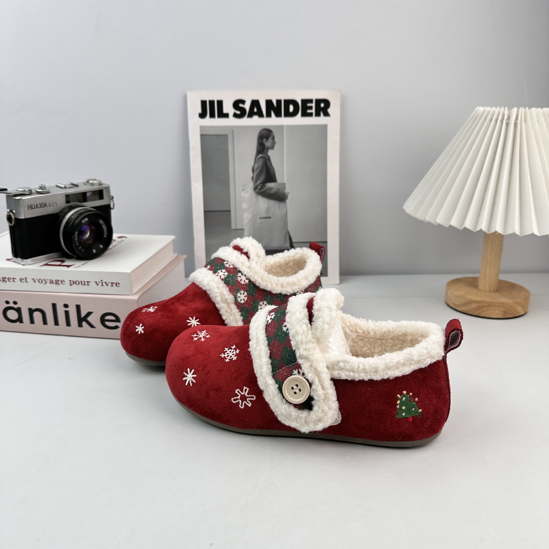 Zapatillas de lana de fondo suave de ondas largas con zapatillas de burken para mujeres 2025 calentamiento de invierno de lana retro zapatos de algodón