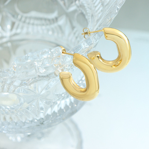 New European & American Earrings, Instagram-Favorite Minimalist Style, Fade-Resistant, Hollow U-Shaped Design, Chunky Earrings with Premium Quality—Perfect for Women