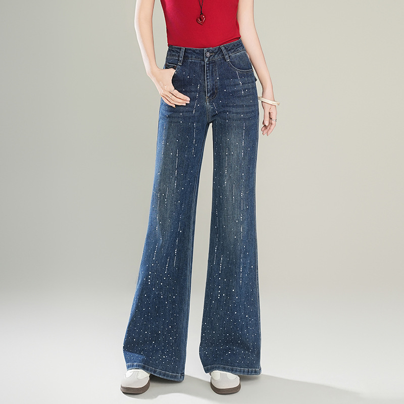 Trendy rhinestone-embellished flared jeans for women, 2026 autumn new collection, high-waisted, slimming, straight-leg, stylish, and versatile flared pants