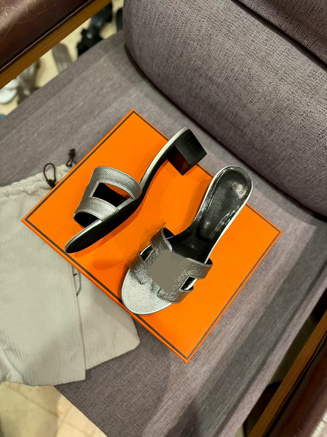 鼎羊皮の新型真皮平底ネット赤同タイプのスリッパ女性夏外着一字引きビーチカジュアル太さと涼しさ引き