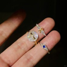 ����˿����ֱ������ѷ΢���ڿɵ������ʯ���18K����Ҷ��ָŮʽ