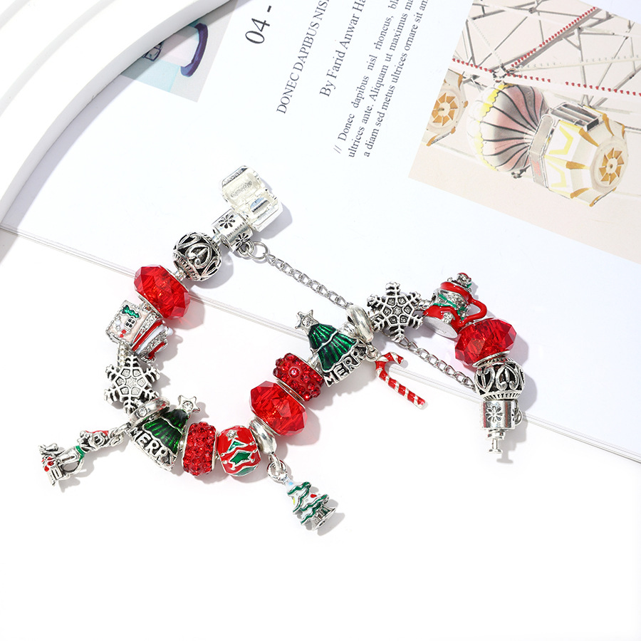 Christmas Beaded Bracelets Christmas Series DIY Green Christmas Tree Bell Pendant Ladies Snake Bone Bracelet Christmas Gift_voghion.com