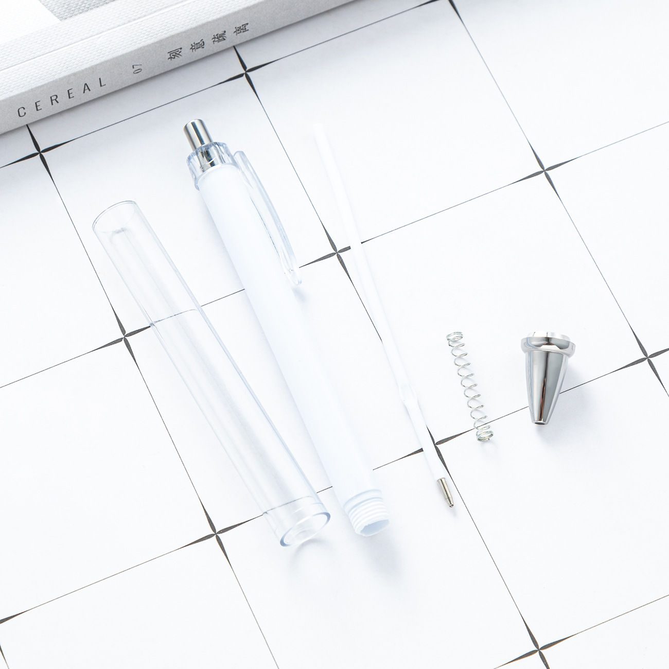 Inner Rod insertar papel rollo de papel plástico bolígrafo DIY hecho a mano dibujos animados pluma blanca convertible impresión película publicidad regalo pluma