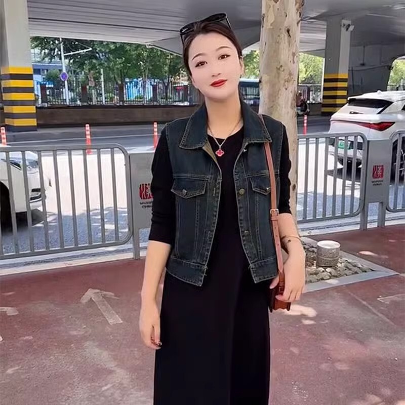 Fashion Versatile Retro Denim Vest for Women, New Spring and Autumn Loose Stylish Age-Reducing Vest Jacket Coat