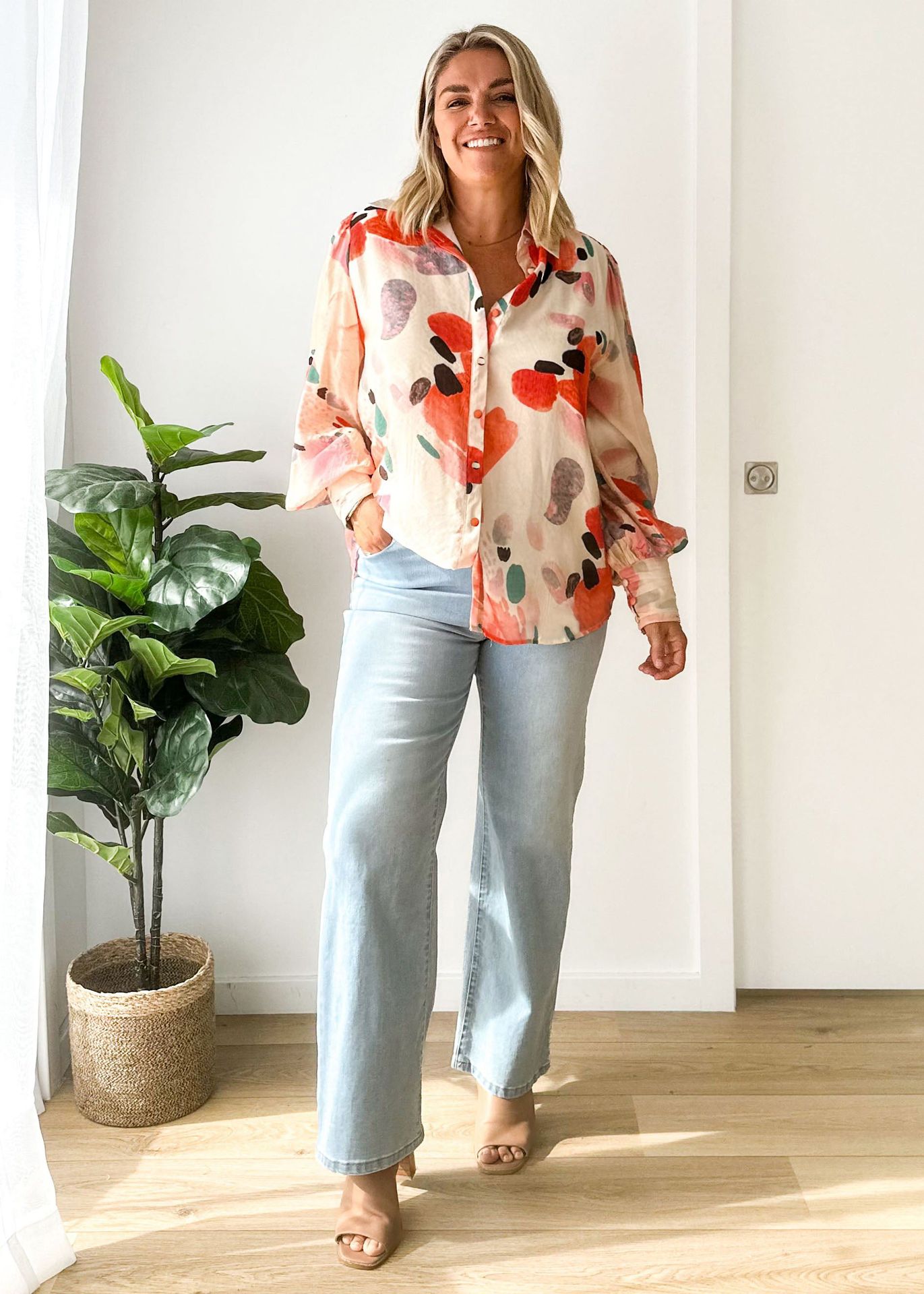 Dames blouse met abstracte print casual vest met knoopsluiting_voghion.com