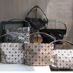 Underarm bag for leisure, fashionable one-shoulder bag