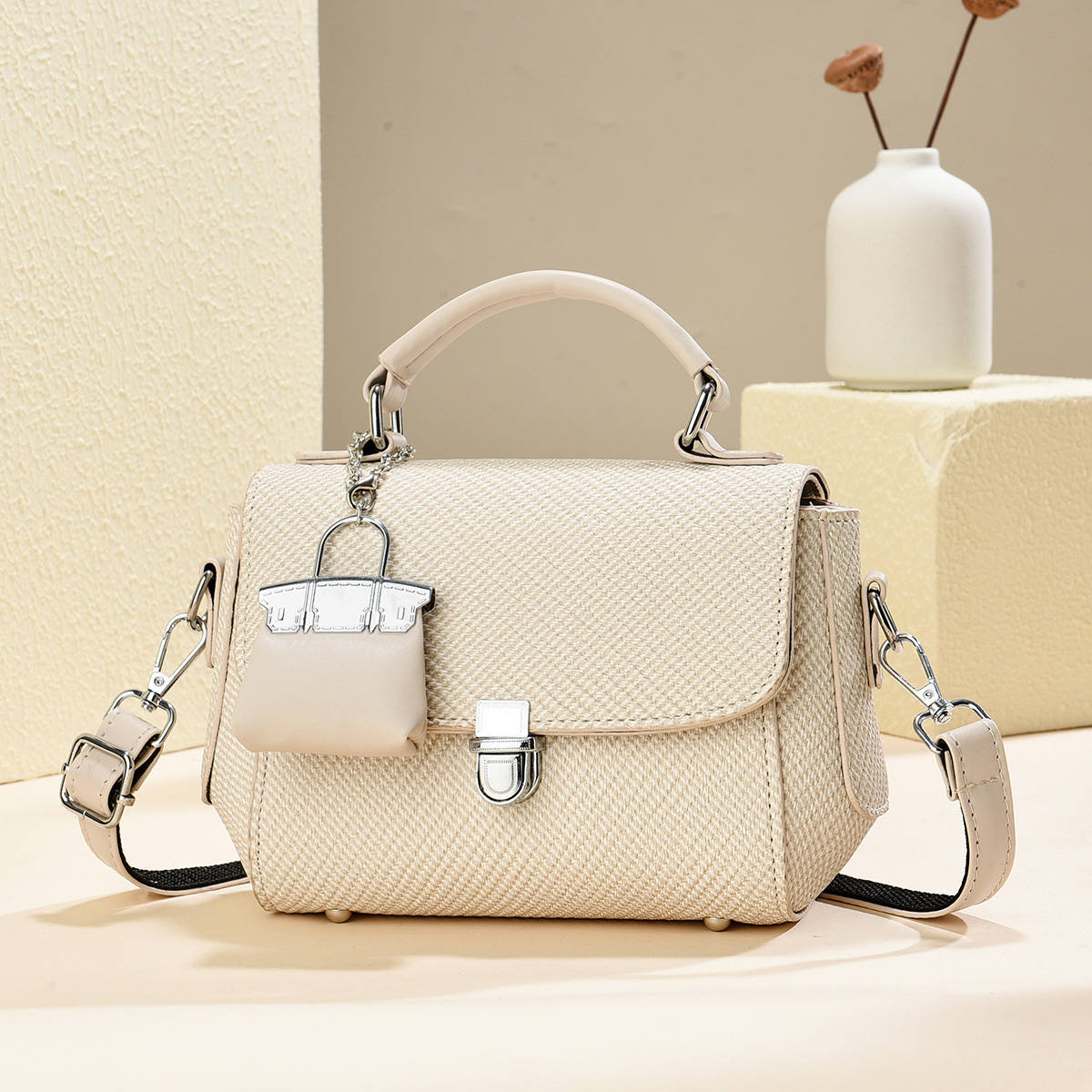 2023 nuevos bolsos de mujer primavera y verano tendencia mini bolsos pequeños portátiles bolsos de mujer bolsos de mensajero de un solo hombro de moda coreana