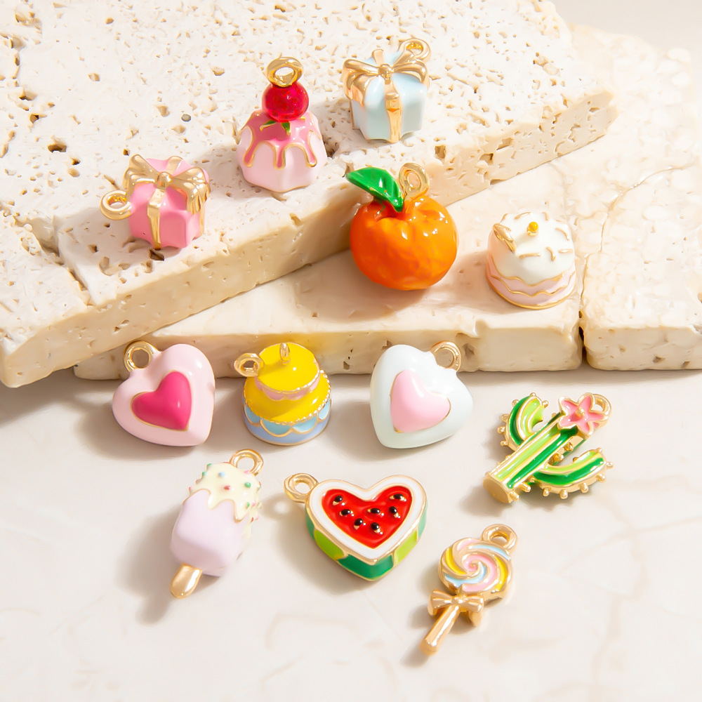 3g Weight 0.03µm Gold Plating Thickness Electroplating Gold Plating Process Pendant Jewelry Making Type KC Golden Plated Plating Material 1 Piece Quantity Alloy Material Heart Shape, Gift Box Pattern Cute Style Enamel, Plating Craft 1 Piece Alloy Heart Shape Gift Box Pendant 1