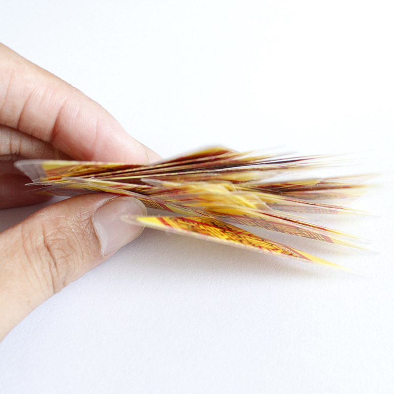 Tarjeta triangular de papel laminado con esquinas redondeadas, aproximadamente 50*65 mm, amuleto auspicioso