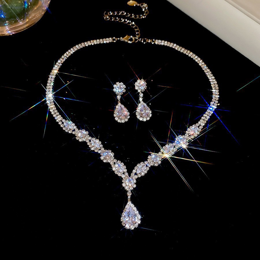 Medieval vintage diamantes goteo pendientes collar ligero lujo nicho cerradura estilo palacio conjunto de joyas exquisitas