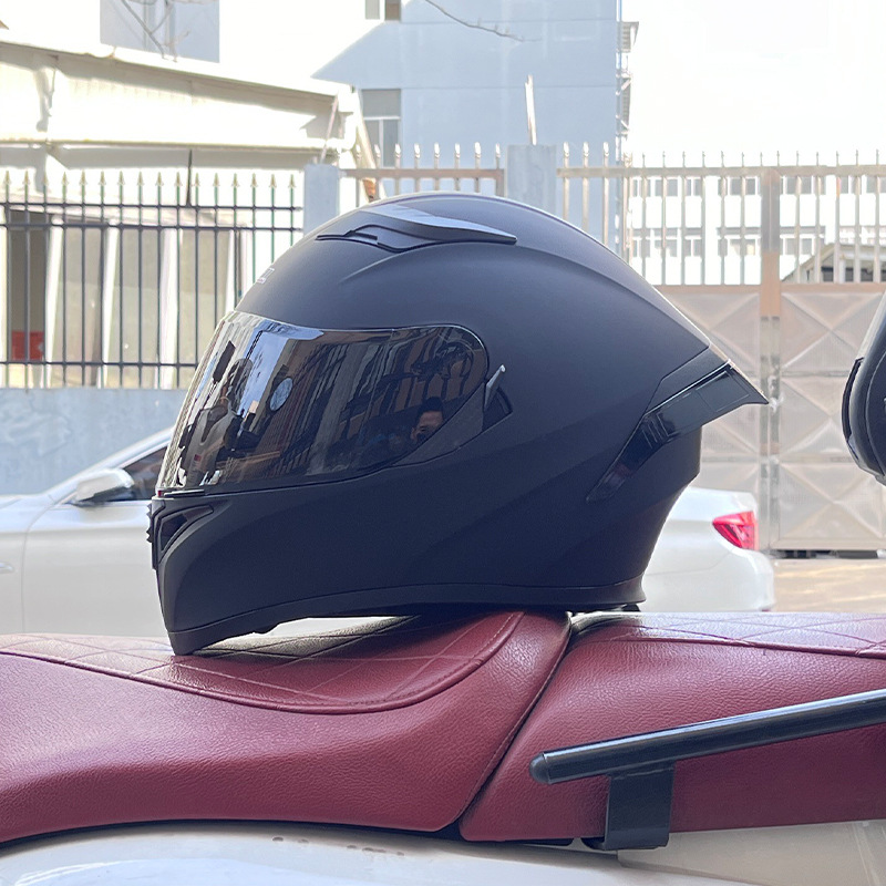 El casco completo del casco de la cola grande de la motocicleta Jiekai se puede instalar con auriculares Bluetooth