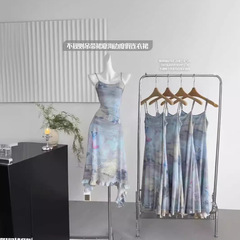 12sh98不規則なサスペンダースカートの女性夏の海辺の休暇のワンピースの芸術生は腰の蝶の長いスカートのアンドロメダのスカートを収めます。